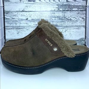 Crocs fleece-lined, brown suede clogs. Size 10